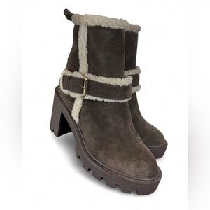 Blondo Women's Waterproof Teryn Block
Heel Ankle Boot, Java Suede